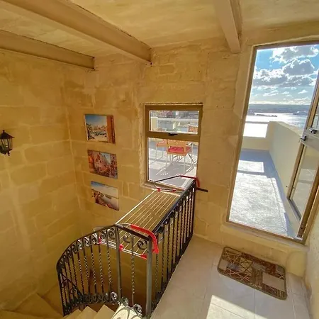 Please Remove My Listing I Have Already Tried Sending Request Months Ago Holiday home Senglea