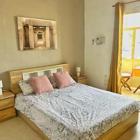 Please Remove My Listing I Have Already Tried Sending Request Months Ago Holiday home Senglea